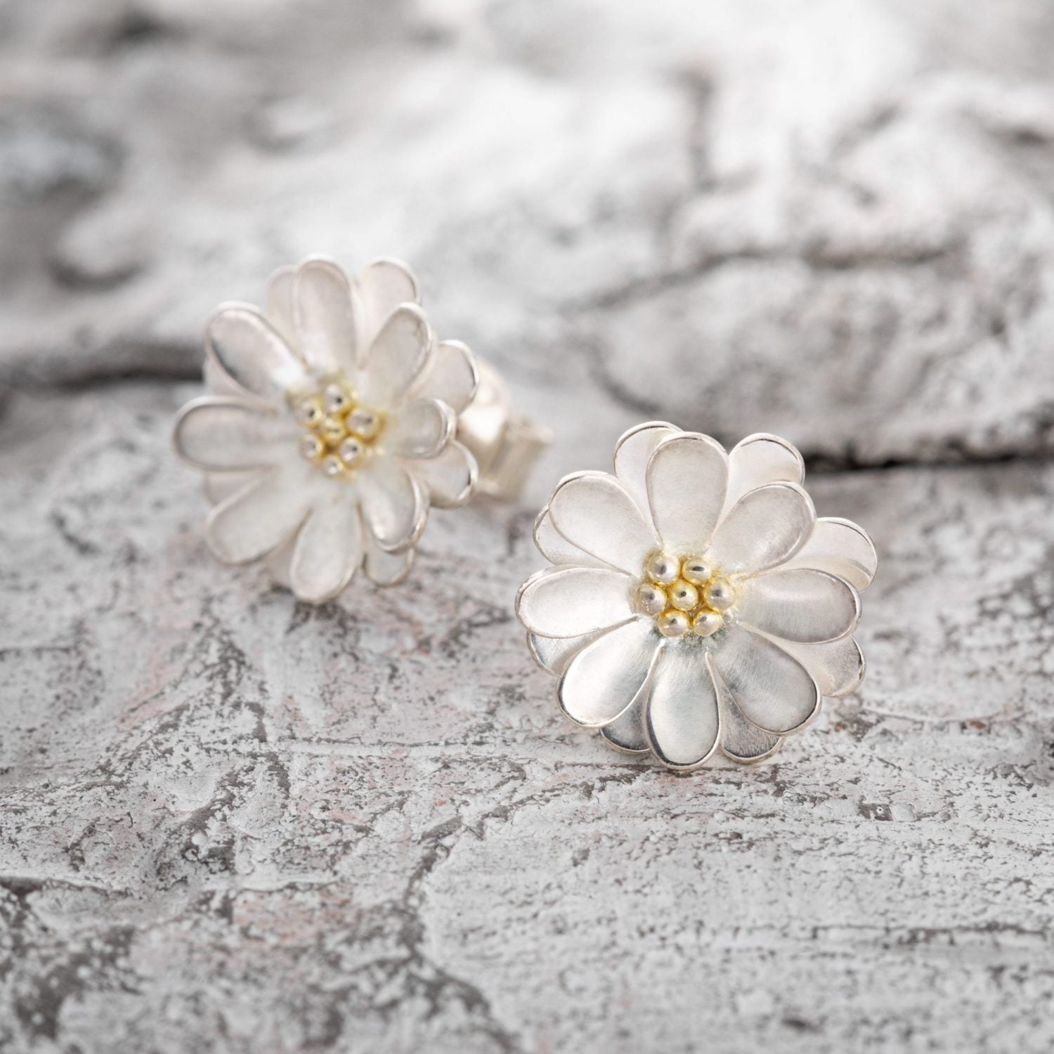 bijoux-10-22-004 Boucle d'oreille fleur pâquerette en argent artisanale Eclat de pensées