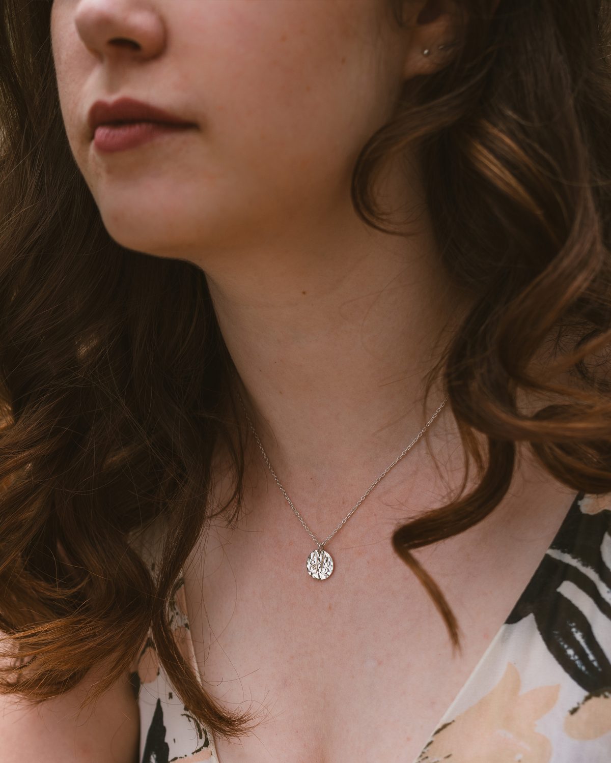 PEDOU-porté Pendentif initiale artisanal en argent Eclat de pensées