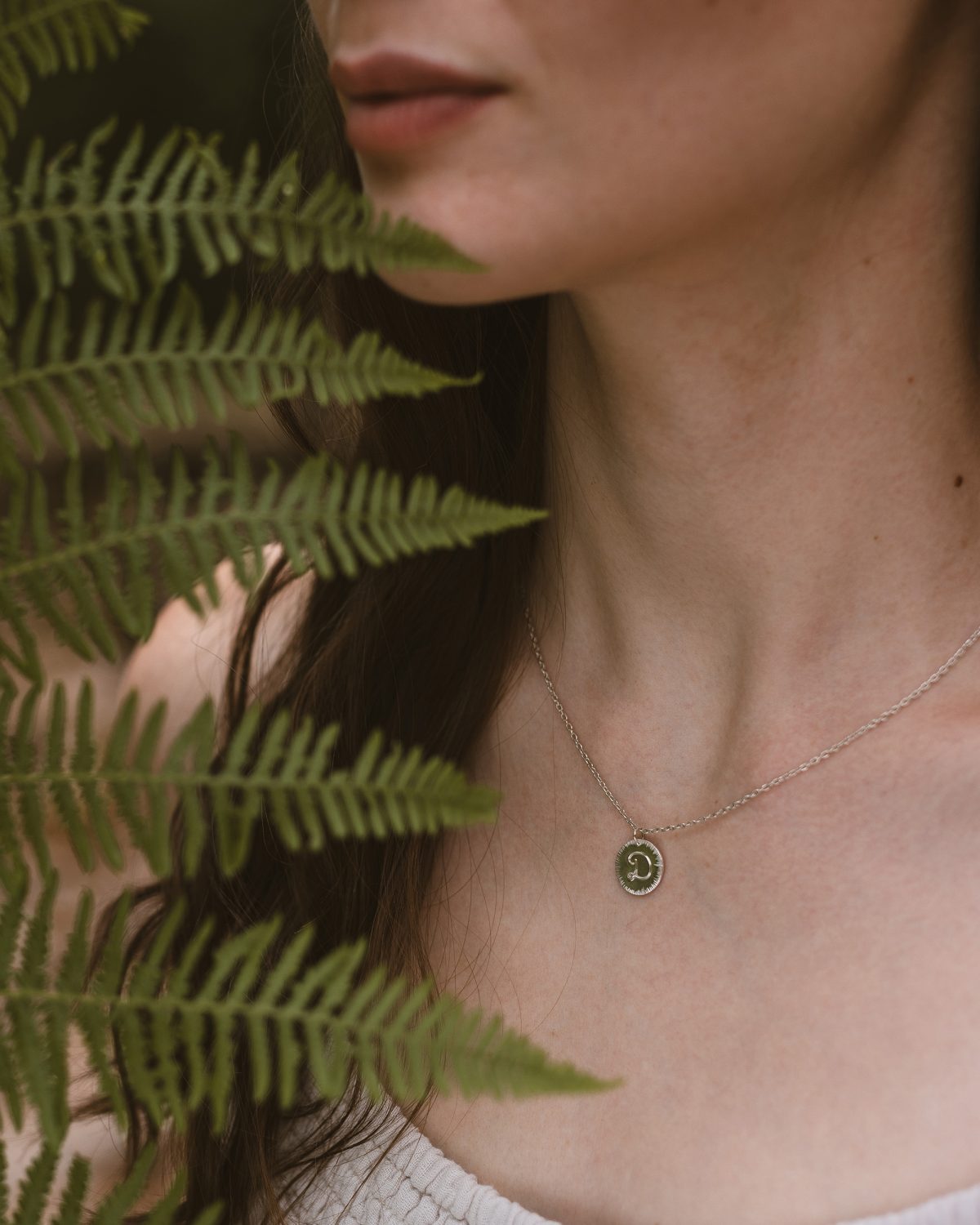 PEPTO925-porté Pendentif initiale artisanal en argent Eclat de pensées
