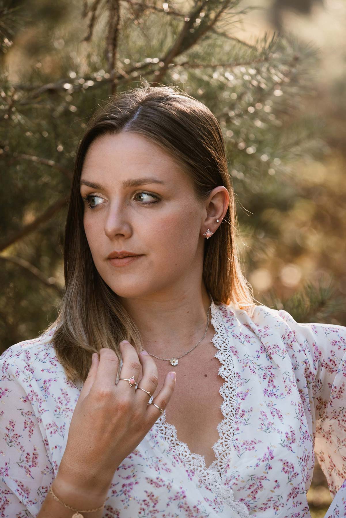 combo-CORAILESTRELLA-porté Boucles d'oreille et Bague Corail Estrella artisanal argent éclat de pensées