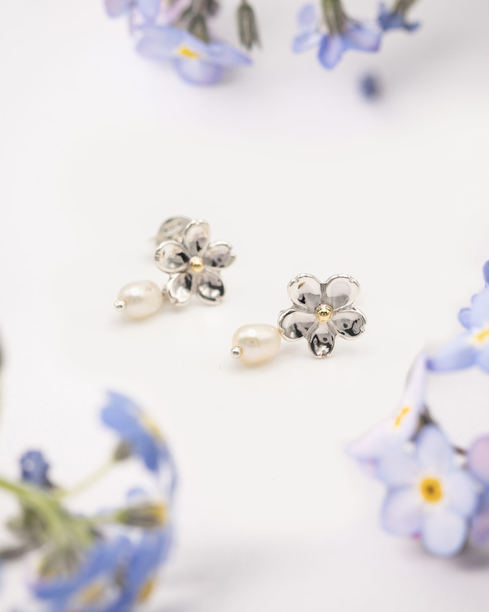 Boucles d'oreille myosotis argent artisanales Boucles d’oreille myosotis artisanales argent éclat de pensées
